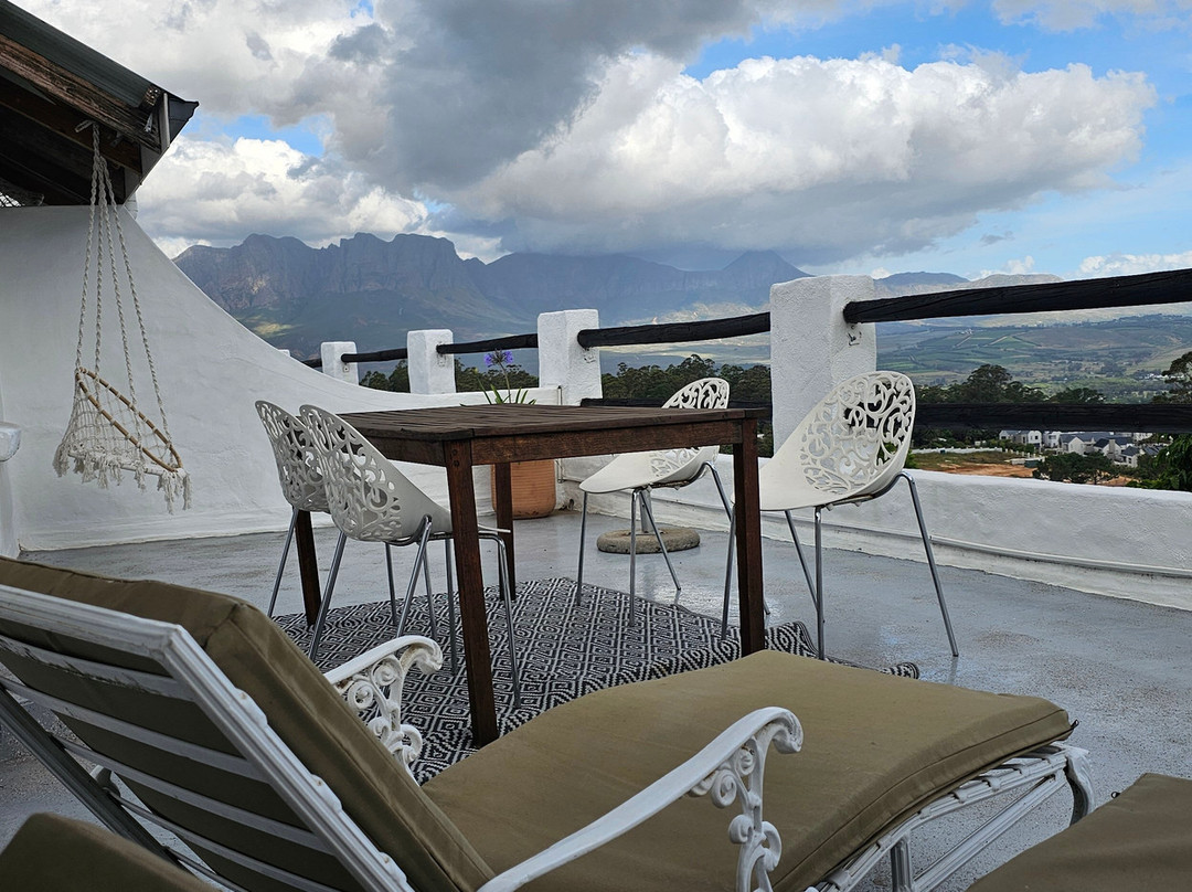 德莫伦宾馆主图