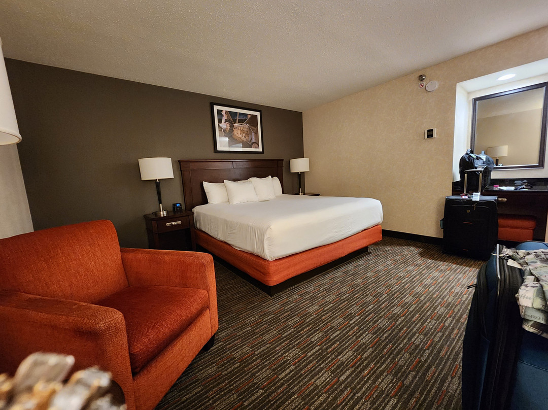 Drury Inn & Suites St. Louis Airport主图