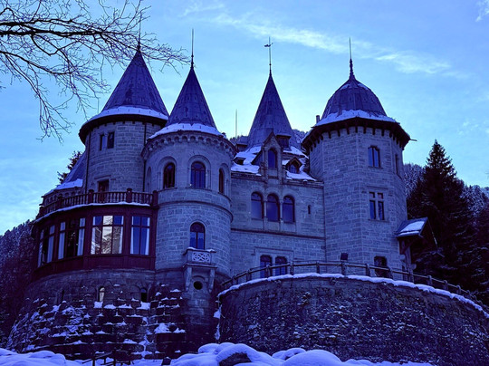 Castel Savoia-Gressoney Saint Jean必去景点