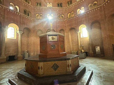 Cremona Baptistery - Museum of Romanesque Stones of Cathedral-克雷莫纳必去景点