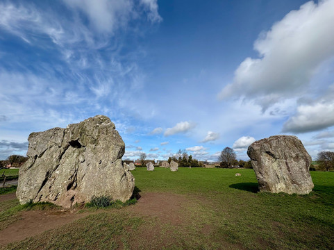埃夫伯里石阵-埃夫伯里必去景点