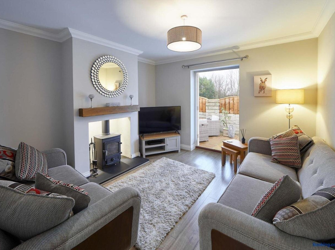 Host Stay Lowcross Cottage