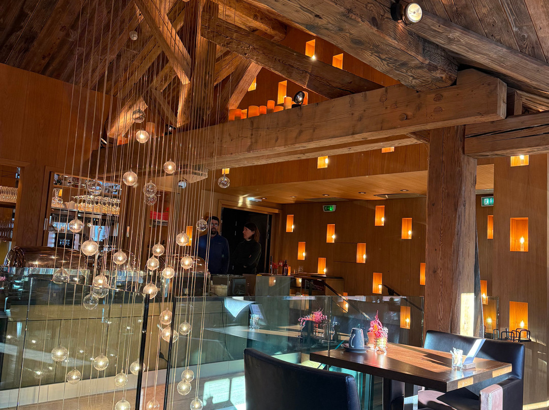梅瑞贝尔萨沃伊酒店主图
