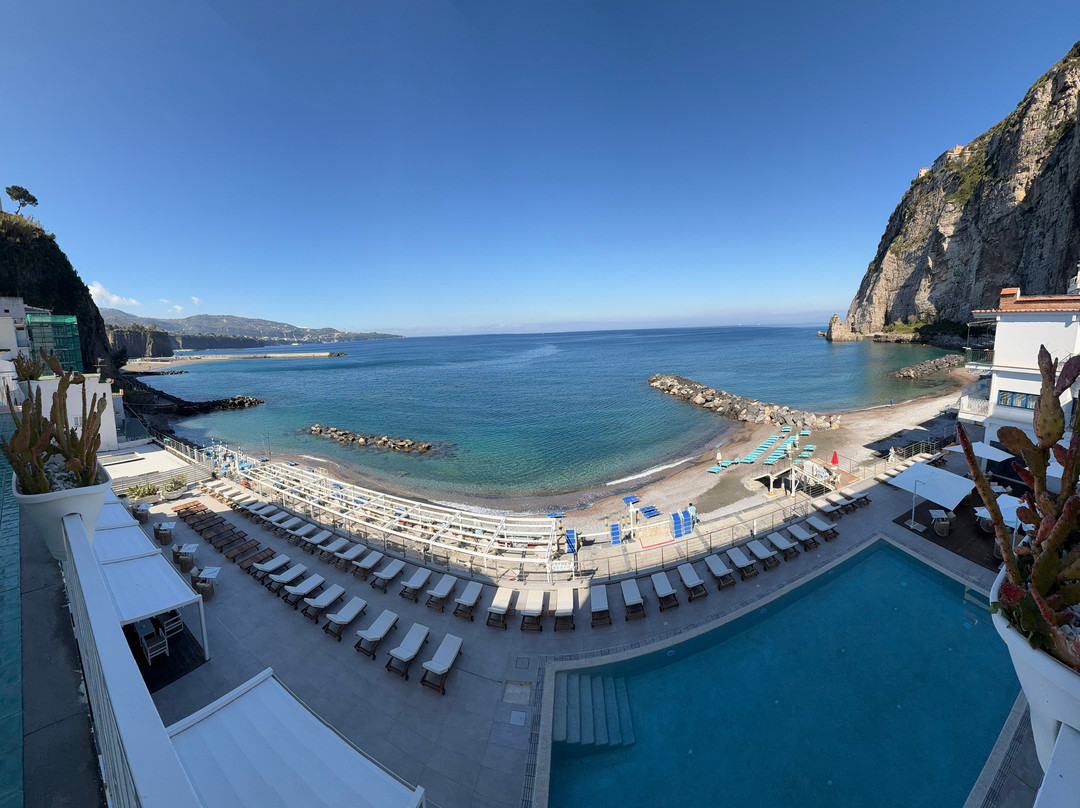 阿利穆里湾度假村主图