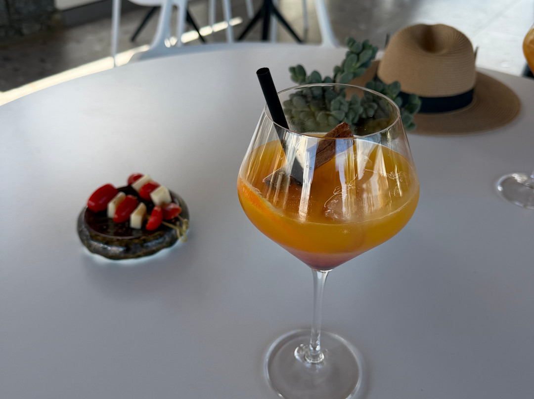 洞穴套房酒店主图