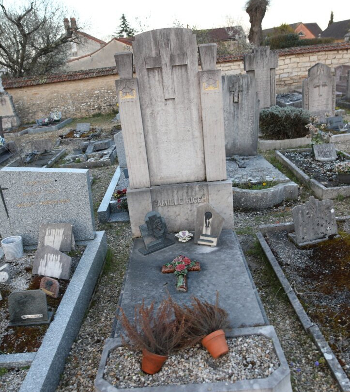 Cimetière communal de Demigny-Demigny必去景点