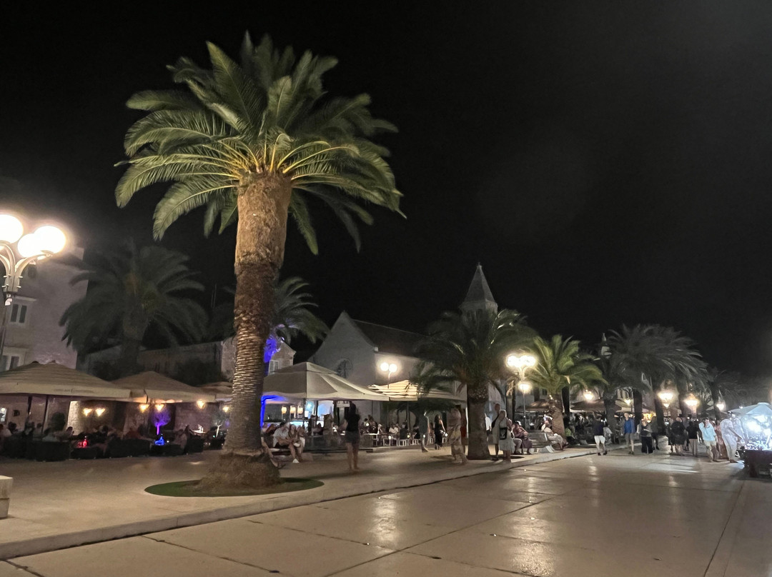 Waterfront Promenade-特罗吉尔必去景点
