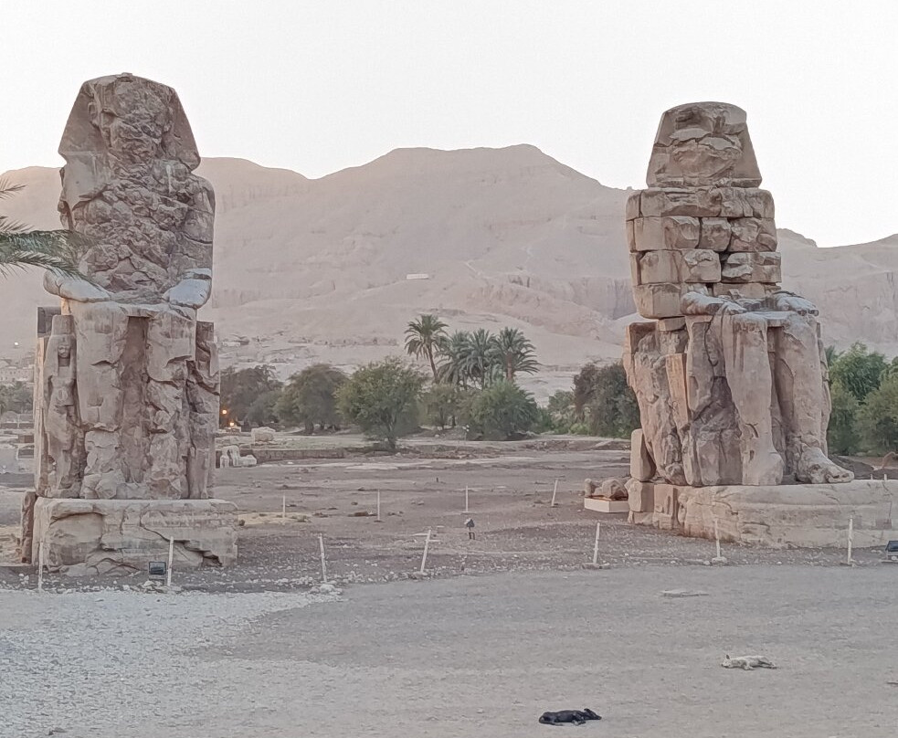 Colossi of Memnon-卢克索必去景点