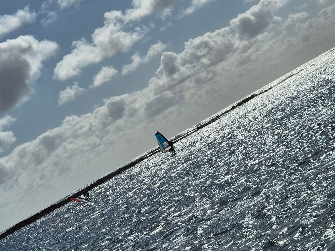 Max Windsurf School-科拉雷侯必去景点
