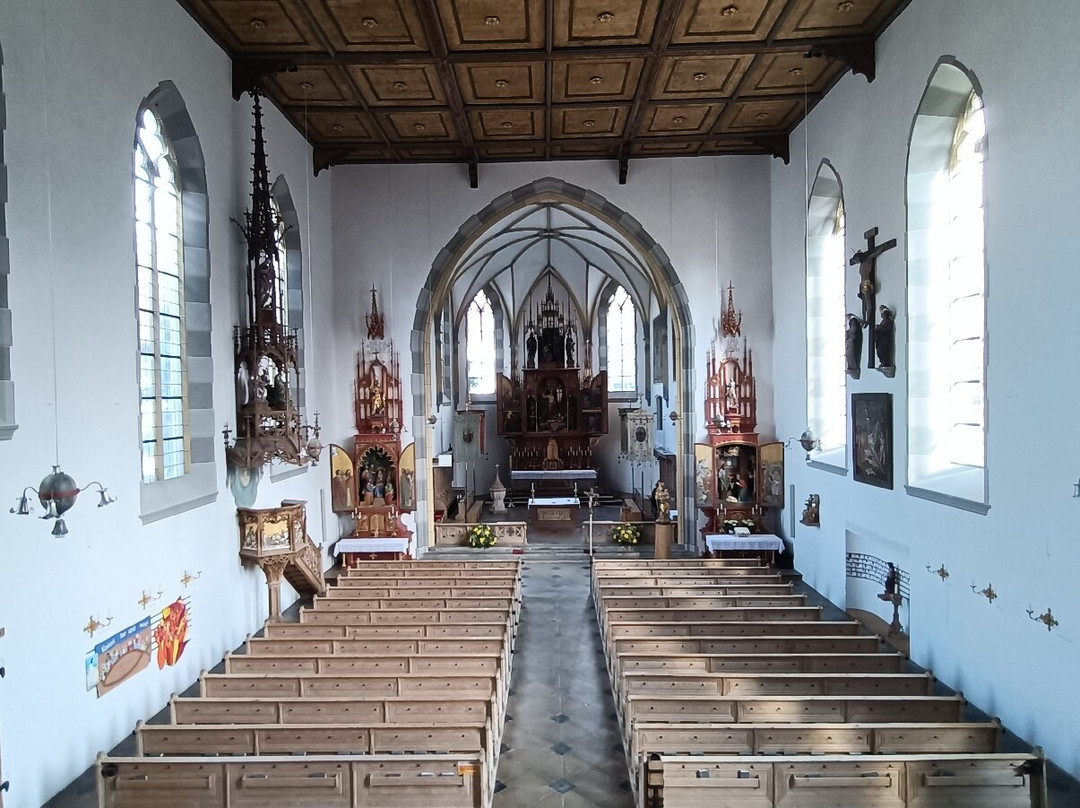 Katholische Pfarrkirche Sankt Johann Baptist-奥伯斯多夫必去景点