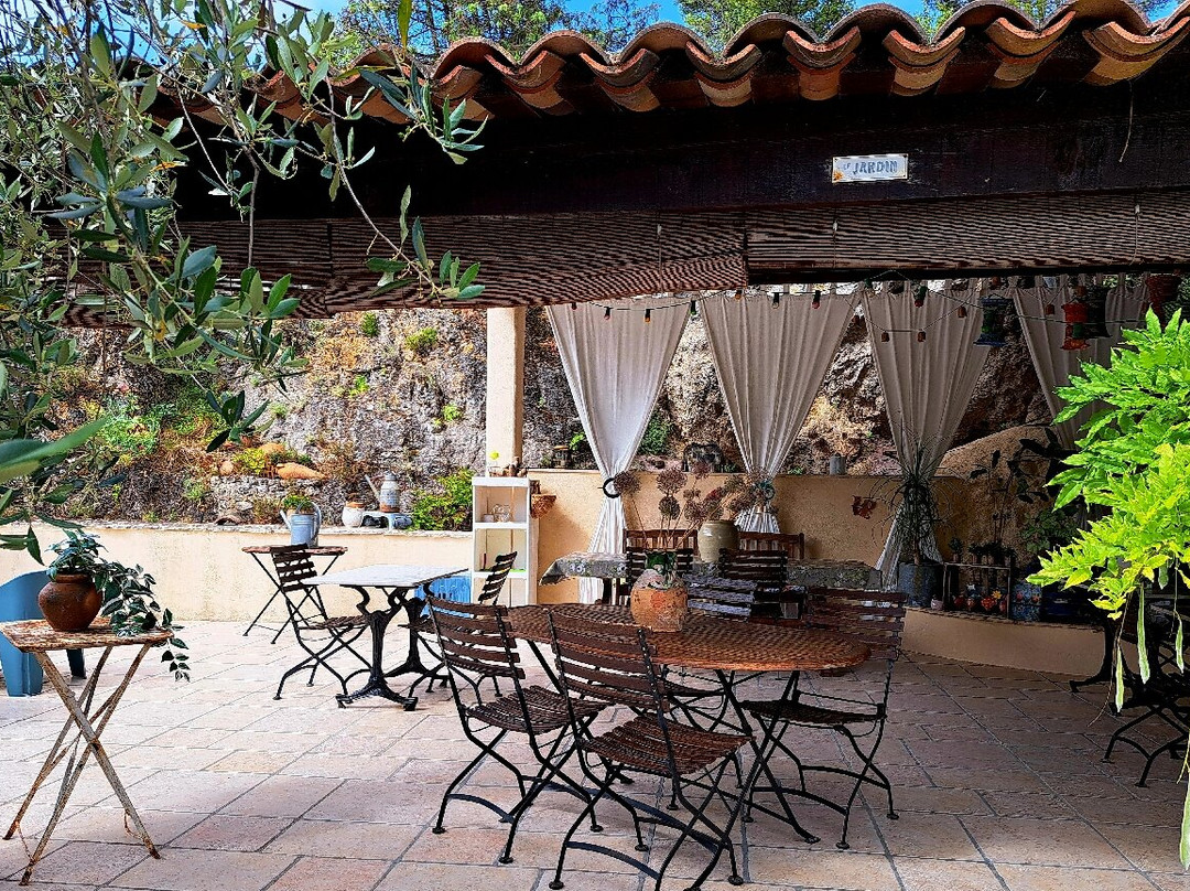 Campagne de la Source St Martin B&B主图