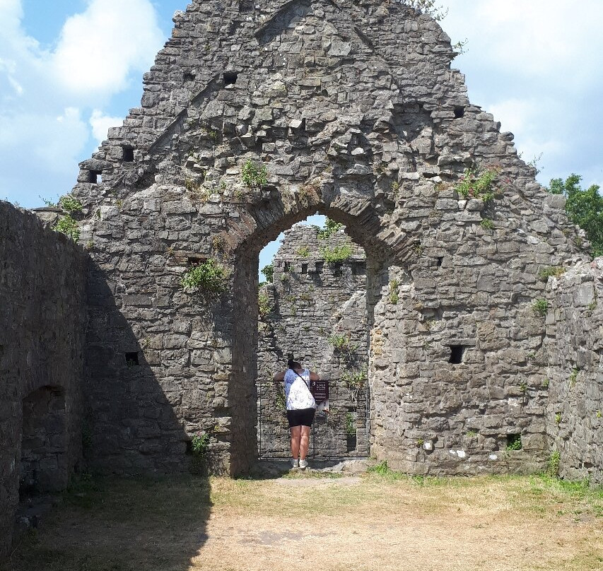Oystermouth Castle-Mumbles必去景点