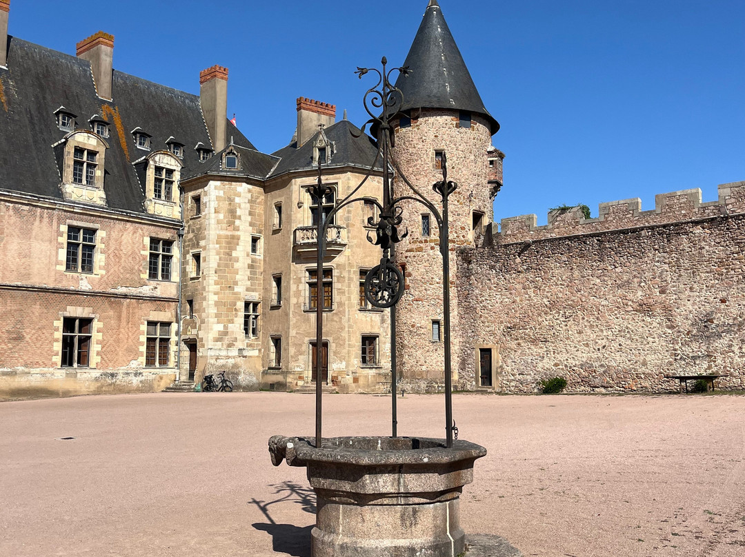 Chateau de Lapalisse-Lapalisse必去景点