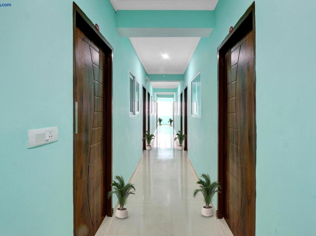 Super Collection O the Kailash Hotel
