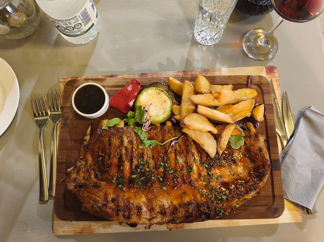 Troulos餐馆和美食-Victoria Bar & Taverna