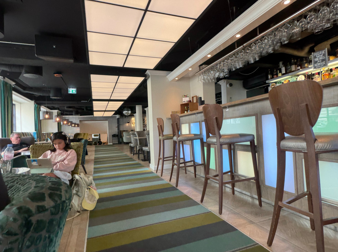 阿布萨隆酒店主图