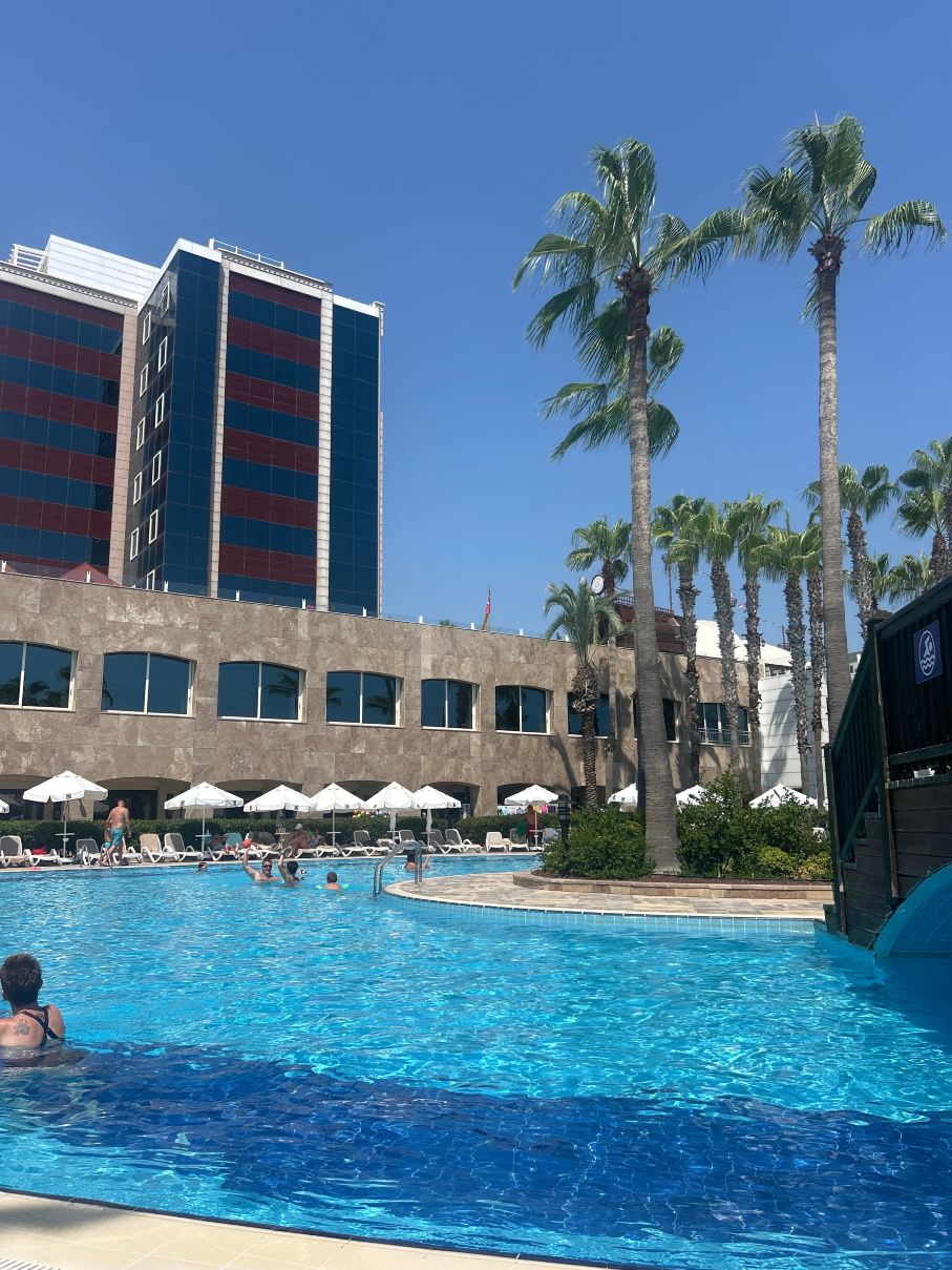 卡梅利亚塞林酒店-全包式-旅行者