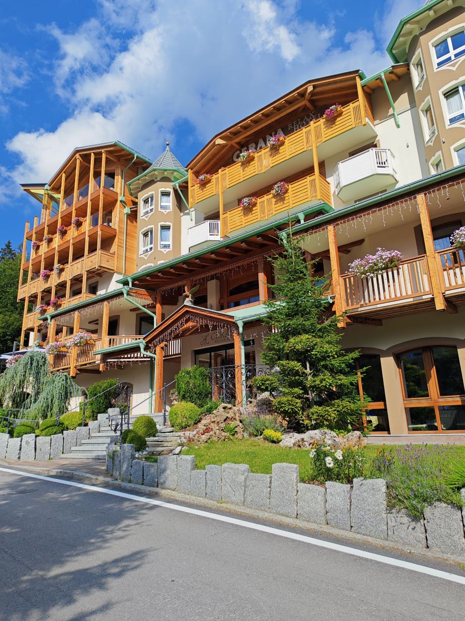 赛拉纳瑞拉克斯酒店-旅行者