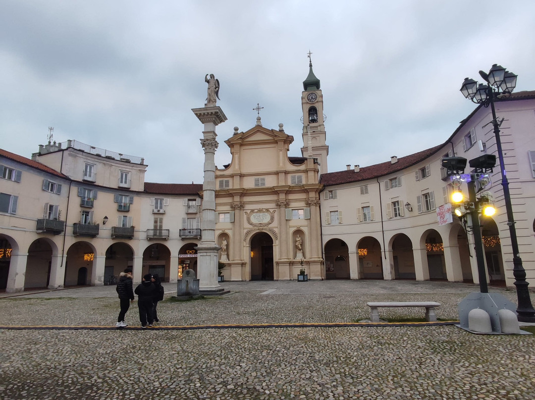 Piazza Dell'assunta-韦纳里亚雷亚莱必去景点