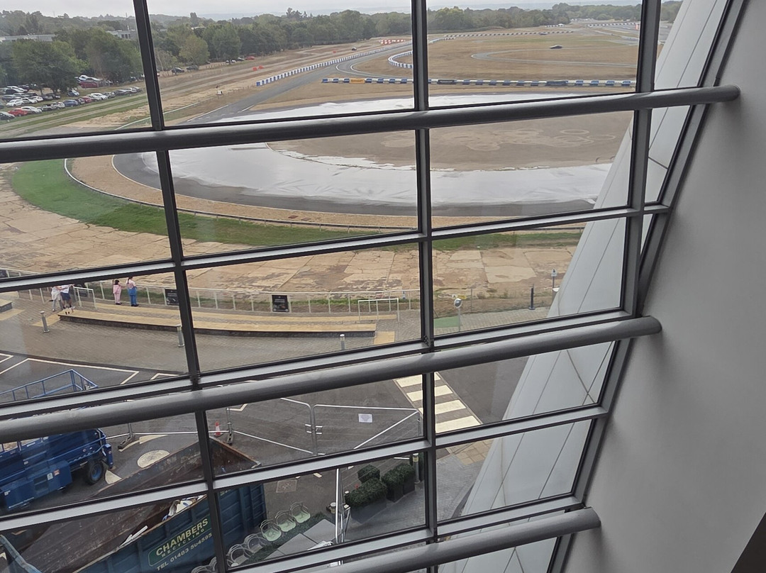 Mercedes-Benz World-威布里治必去景点