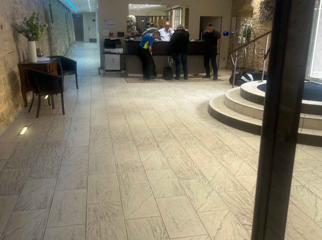 莱沙托堡酒店主图