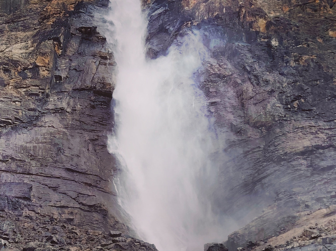 Takakkaw Falls-幽鹤国家公园必去景点