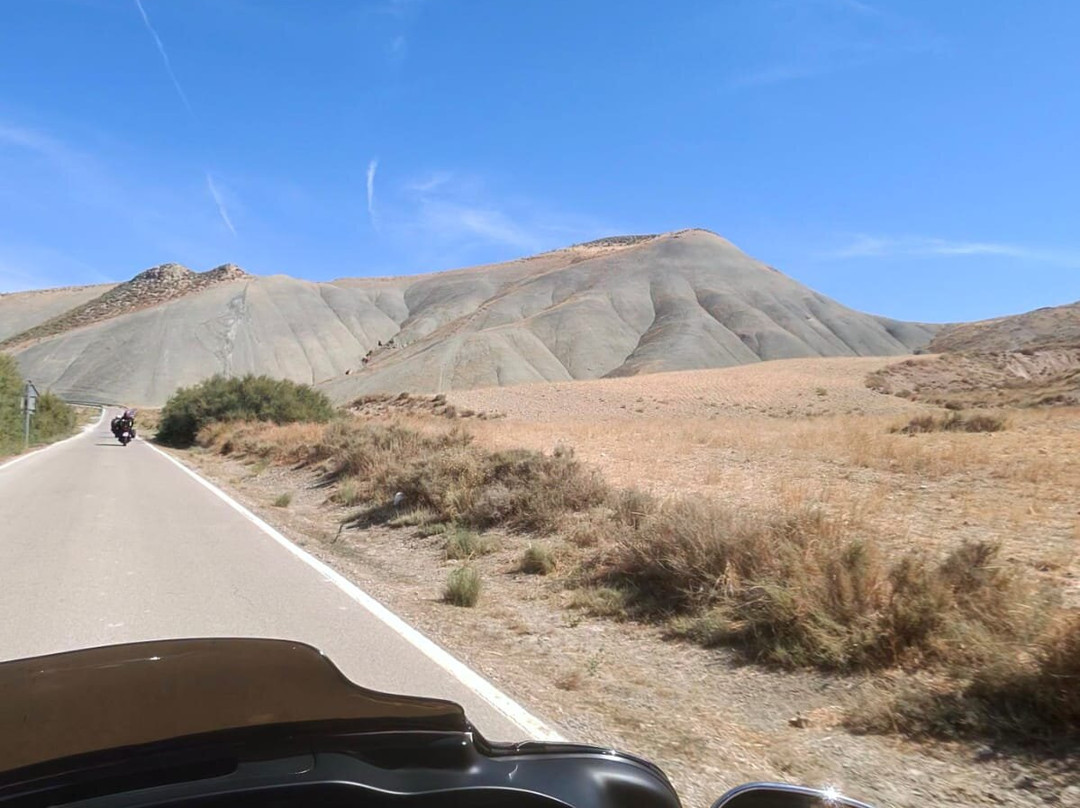 Rutas Moto Tours-萨洛夫雷尼亚必去景点