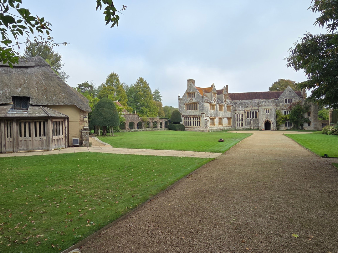 Athelhampton House and Gardens-多切斯特必去景点