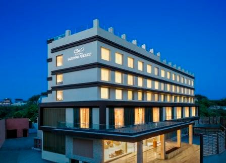 Nataraj Sarovar Portico-官方