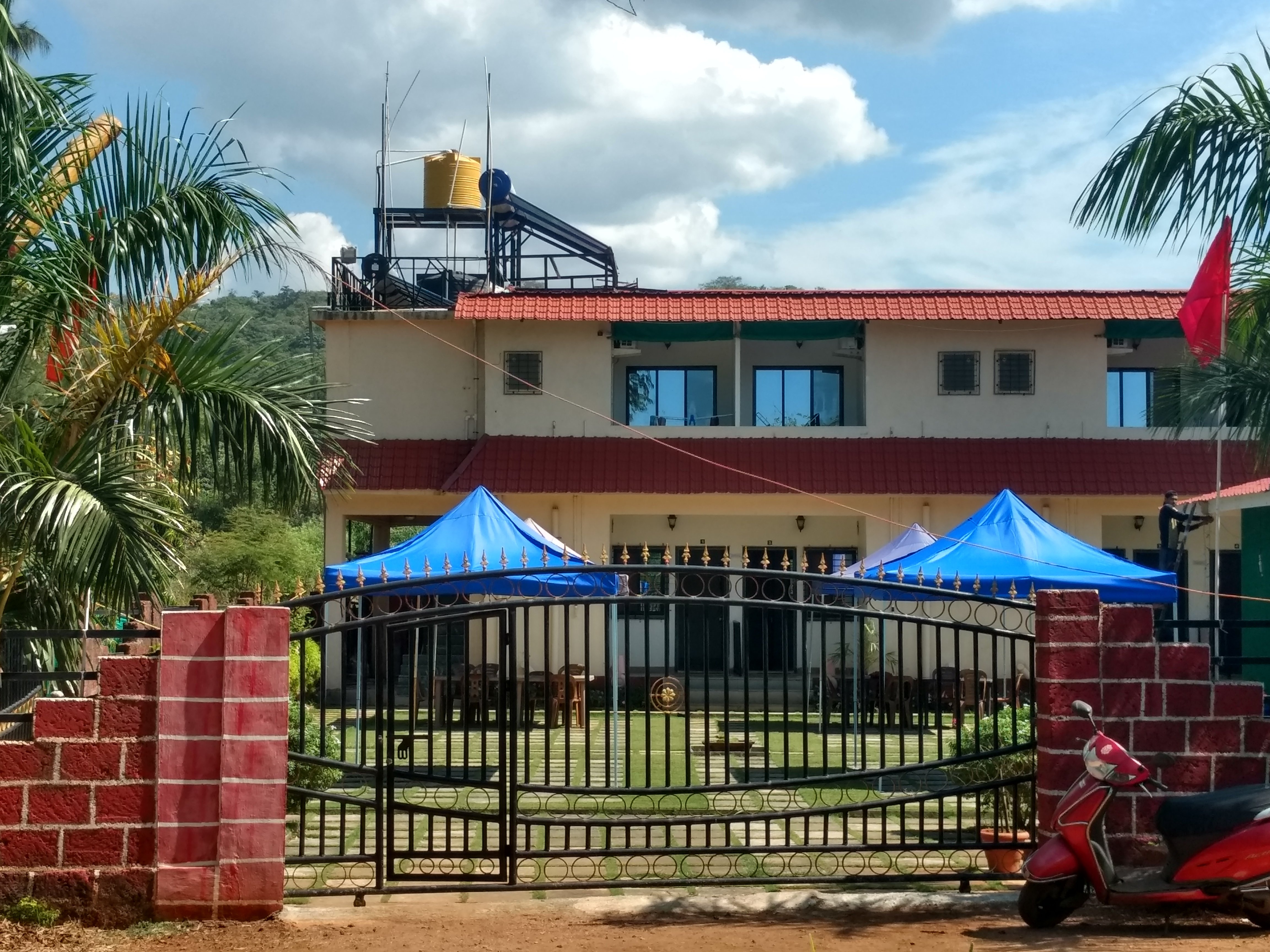 Whistling Waves Beach Resort & Camping-官方
