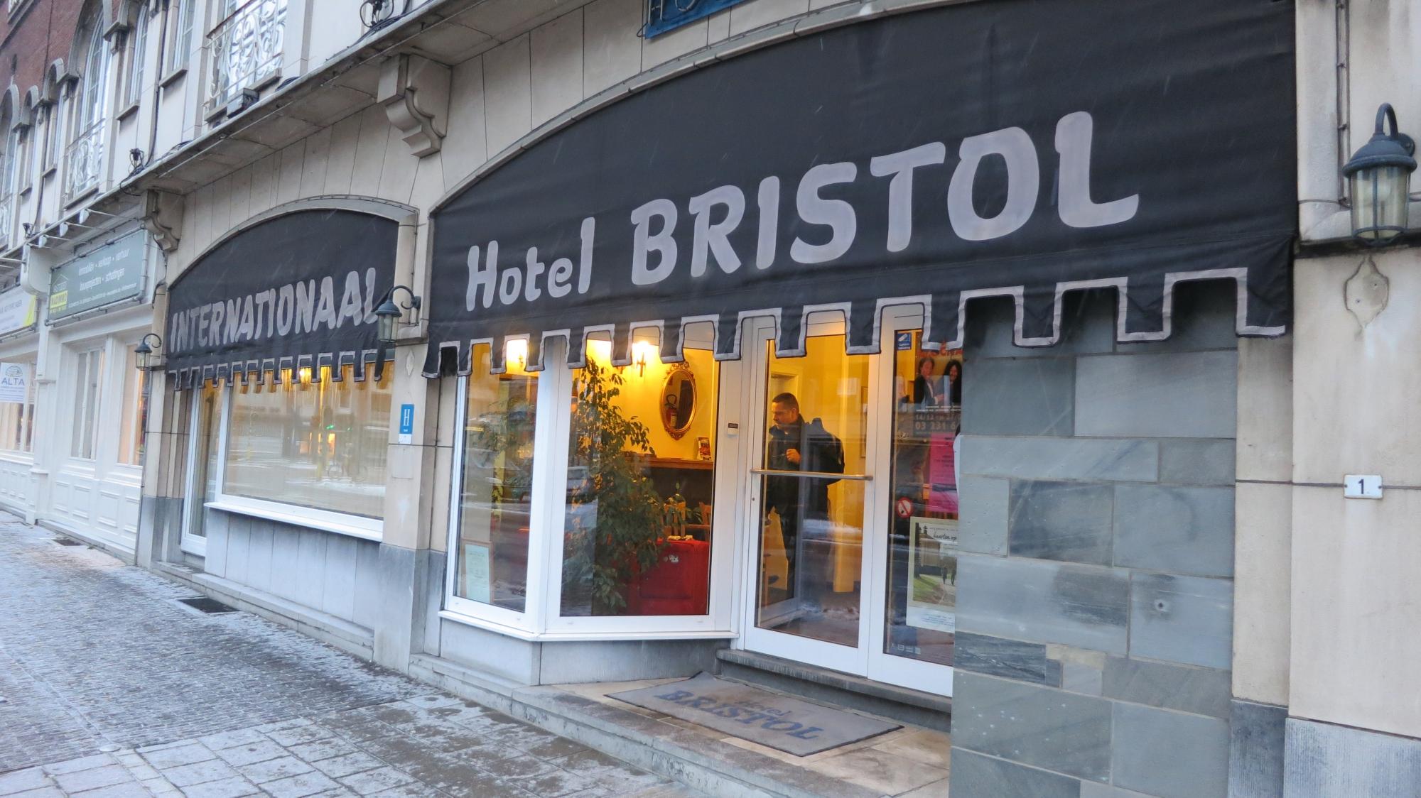 Hotel Bristol International-浴室