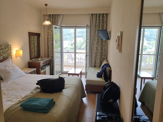 Akrotiri Beach Resort Hotel主图