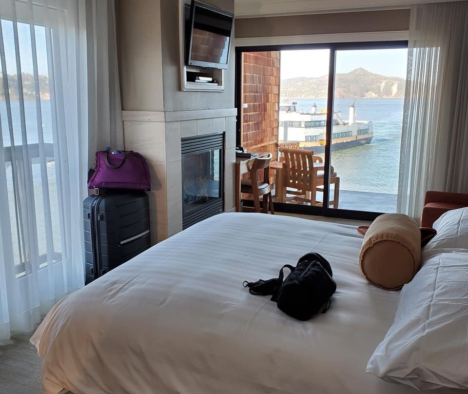 潮水之上旅馆主图