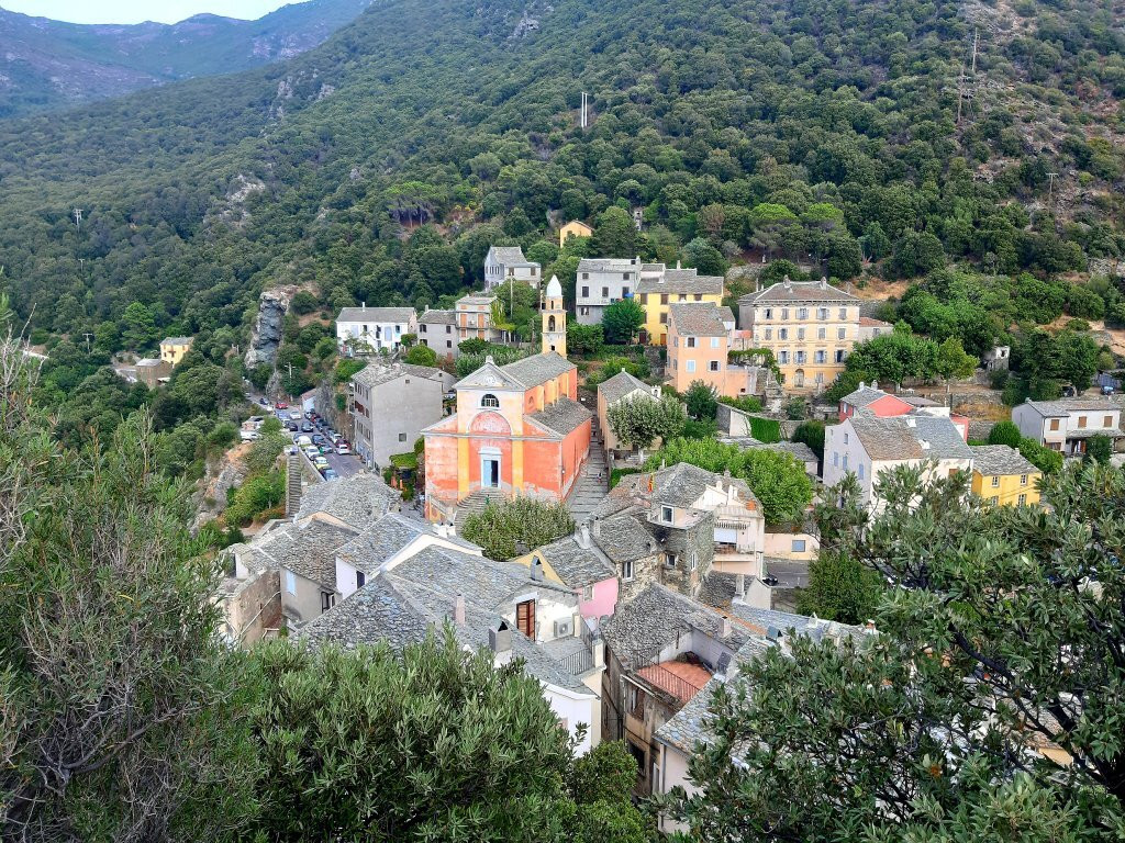 Eglise Sainte Julie-Nonza必去景点