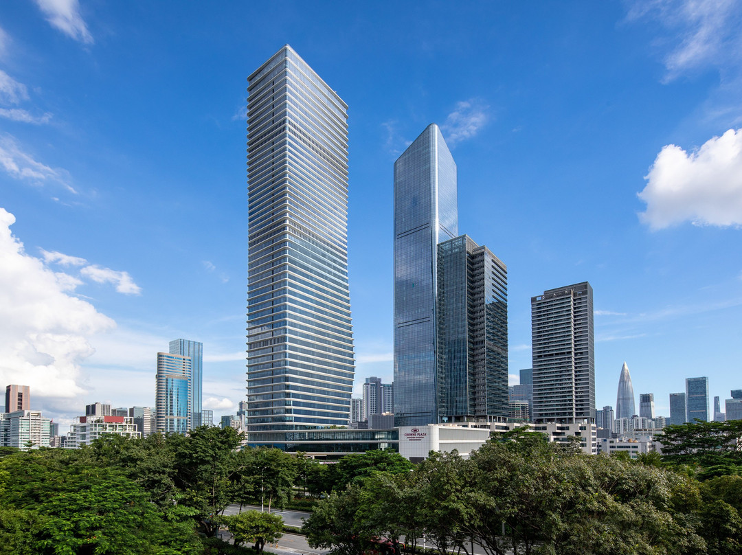 深圳南山深铁皇冠假日酒店主图