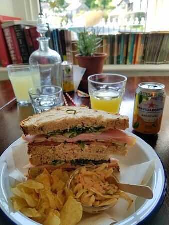 Bampton Village Shop Café & Accommodation主图