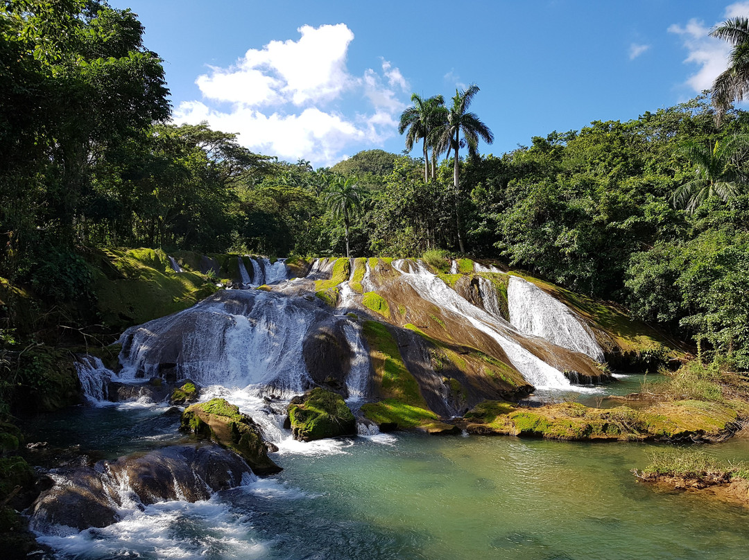 El Nicho Waterfalls景点图片