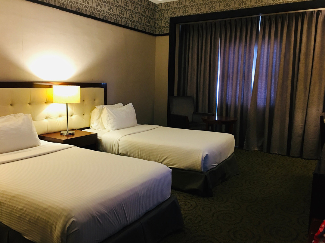 The Plaza Hotel Balanga City主图