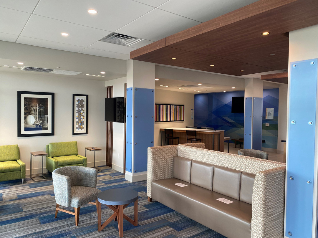 Holiday Inn Express & Suites Madison West - Middleton by IHG主图