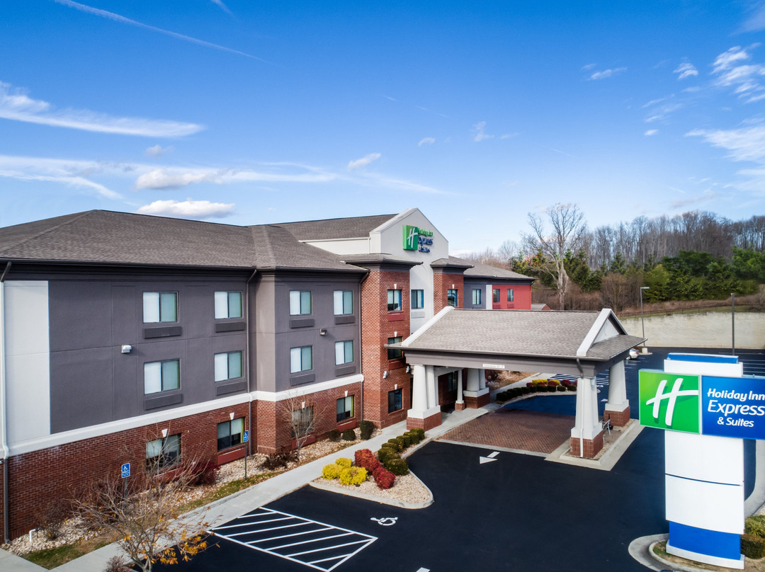 Holiday Inn Express & Suites Rocky Mount/smith Mtn Lake By IHG主图