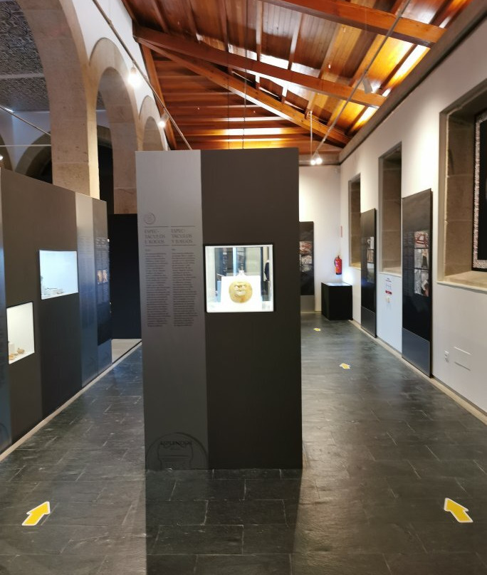 Sala de Exposiciones "Porta Mina"-卢戈省必去景点