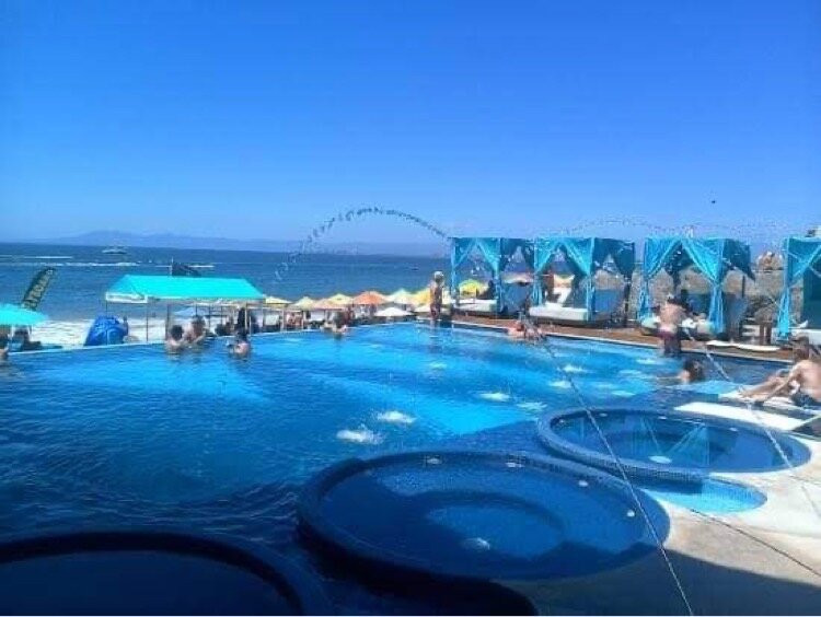 Conchas Chinas餐馆和美食-Mantamar Beach Club Bar & Sushi