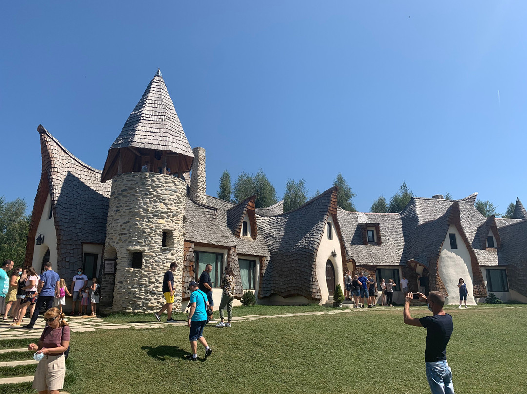 Castelul De Lut-Porumbacu de Sus必去景点