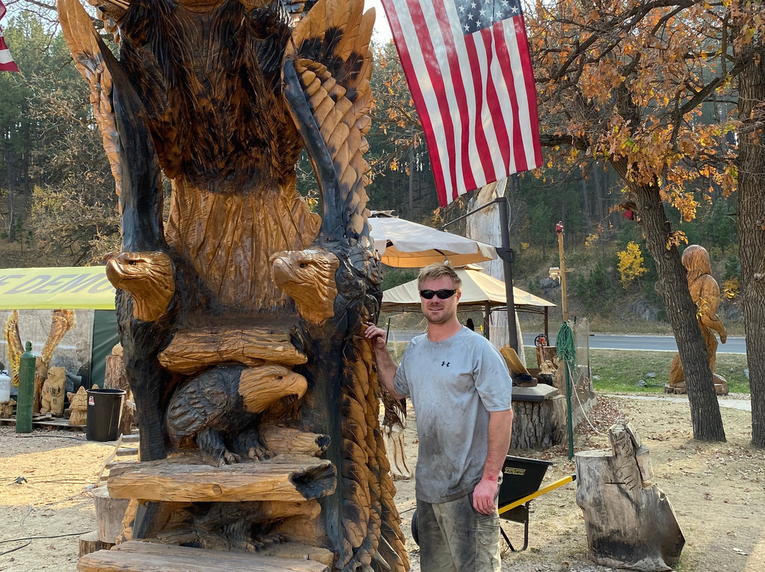 Dahl's Chainsaw Art景点图片