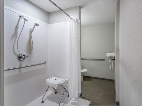 温德姆伯灵顿麦客达套房酒店主图