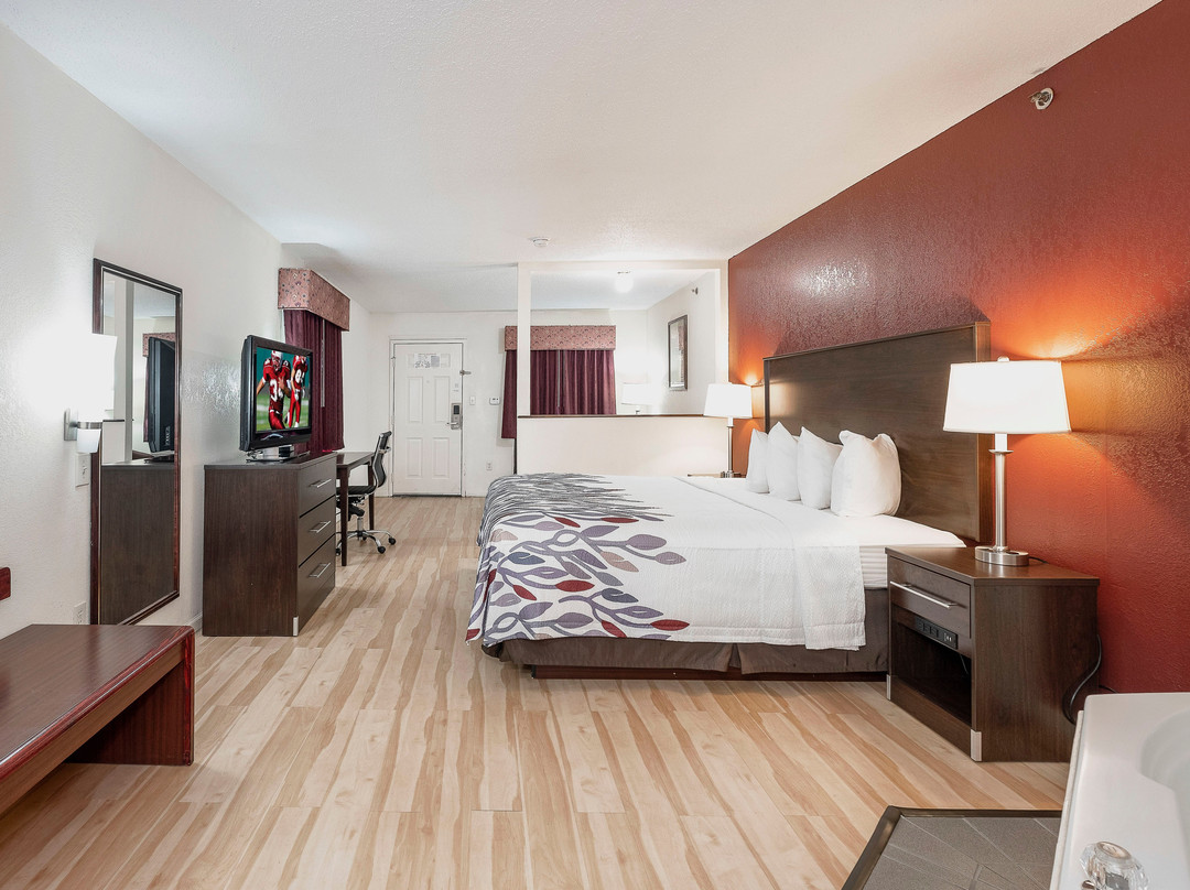 Red Roof Inn & Suites Rome主图