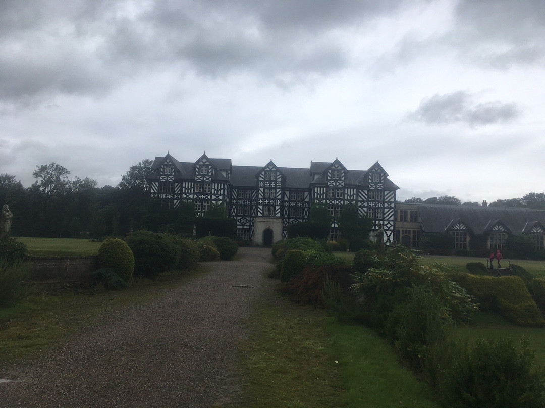 Gregynog Hall主图
