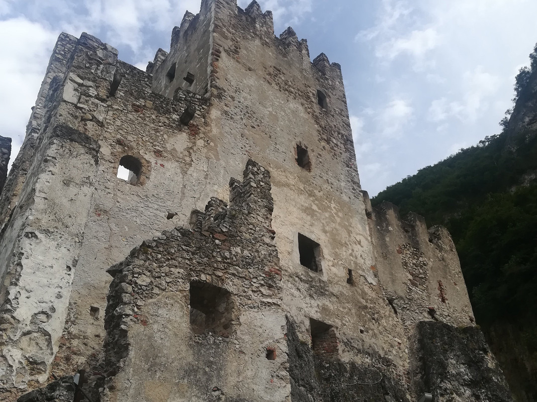 Castel Salorno景点图片