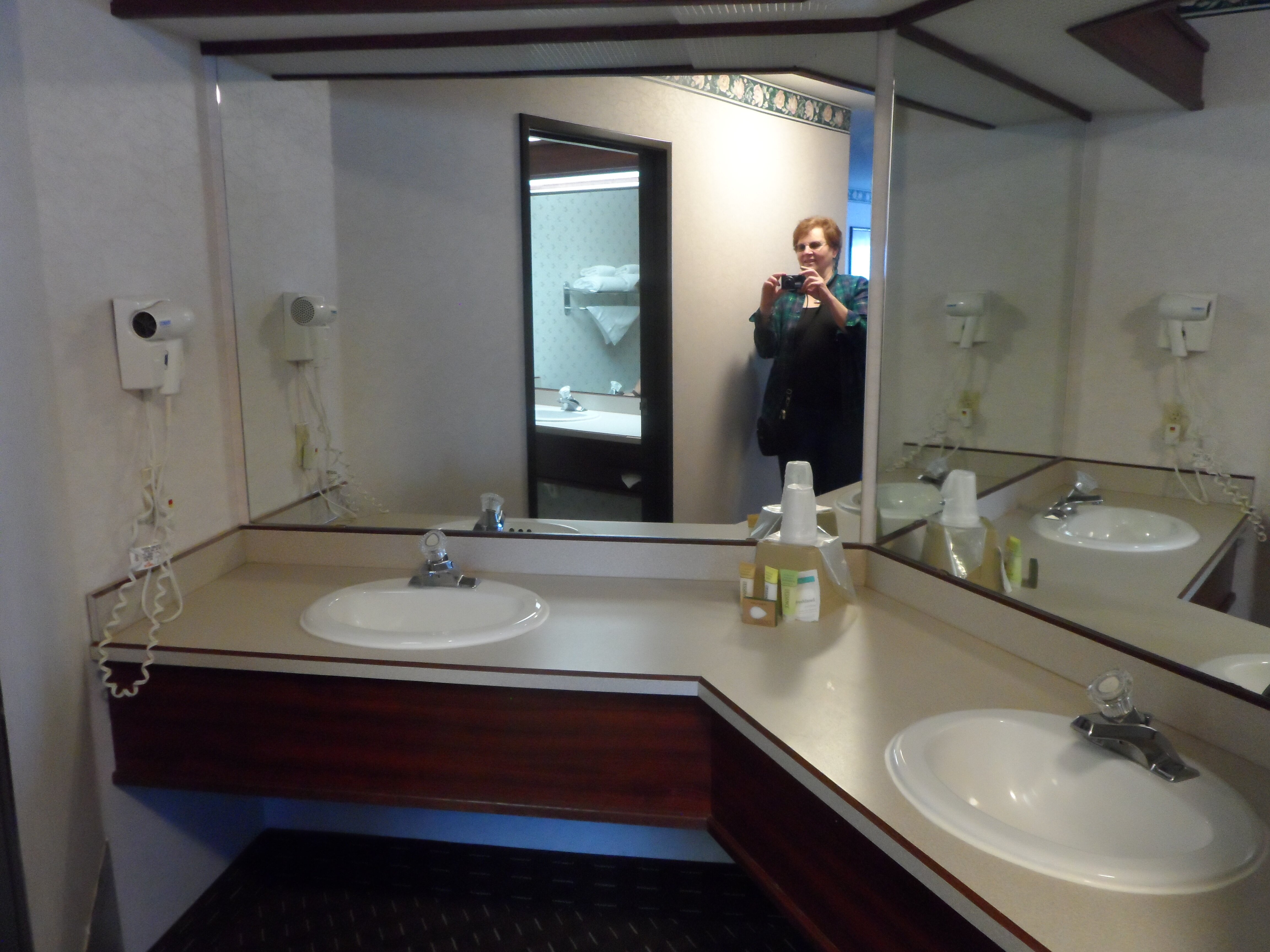 Ebb Tide Oceanfront Inn-浴室