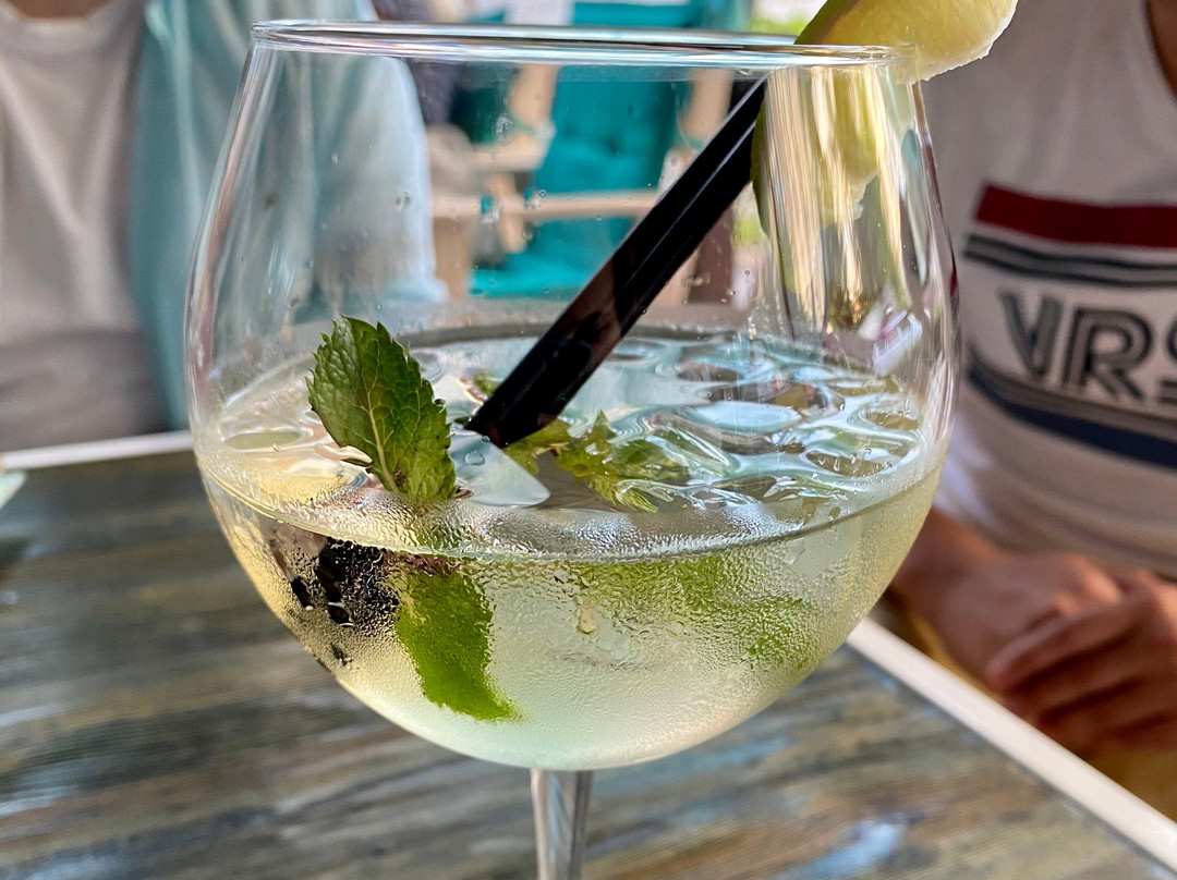 62 Lounge&Bar